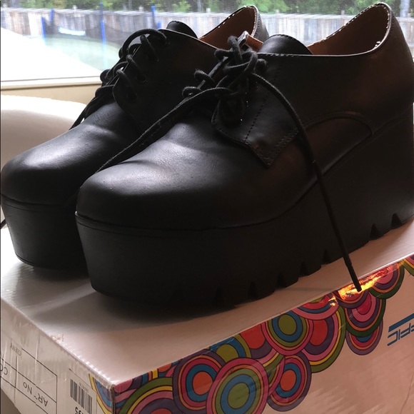 Shoes - Black Platform Shoes